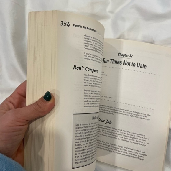 Dating for Dummies Book - Picture 3 of 6